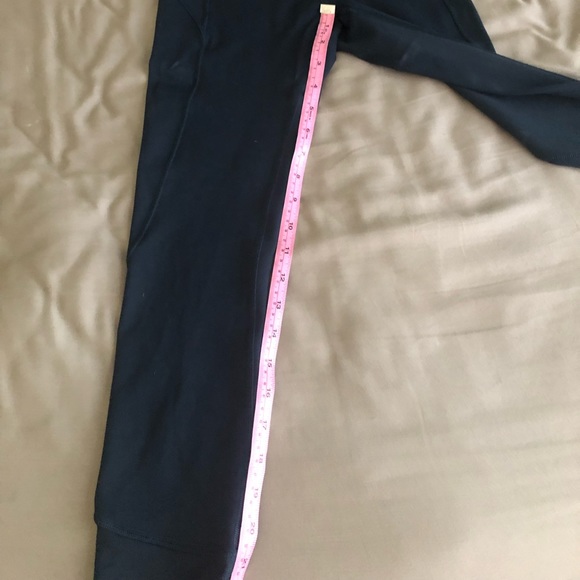 Lululemon in movement legging 23” submarine size 4 - Picture 6 of 9